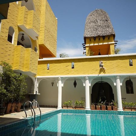 Riad HHQ Exteriör bild